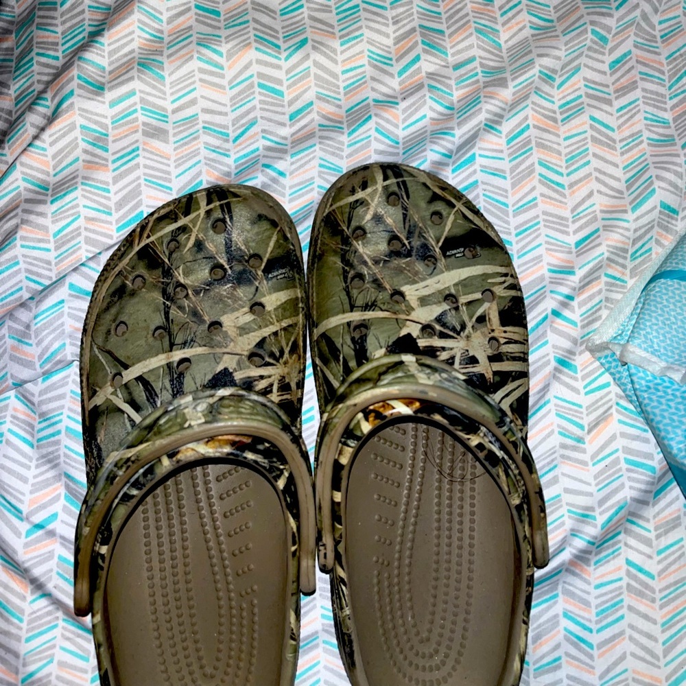Camouflage crocs rarely used great condition!